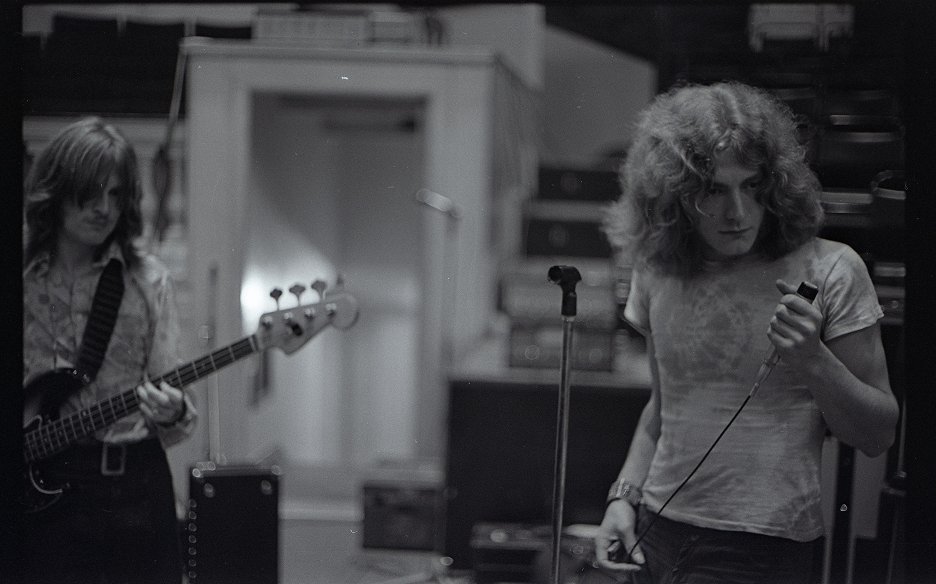 Becoming Led Zeppelin
(2025)_6914de0f7848c.jpeg