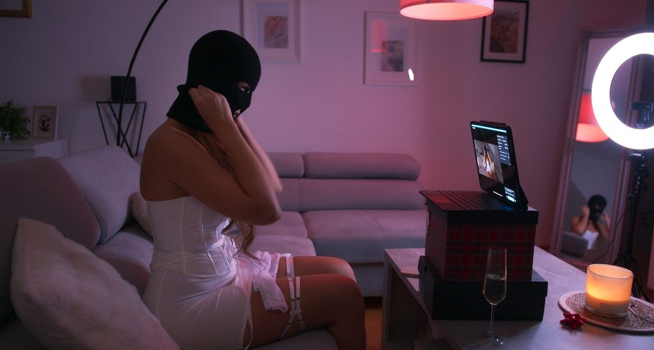 Virtuální přítelkyně
(2025)